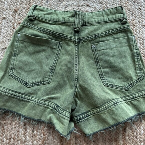 💚 PARFOIS Olive Green Denim Shorts – Size 36 (US 4) - Picture 3 of 7